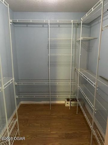 6045 Route K, Pineville, MO 64856