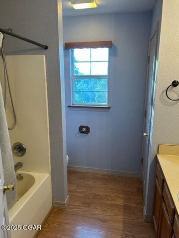 6045 Route K, Pineville, MO 64856