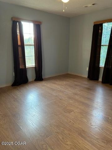 6045 Route K, Pineville, MO 64856