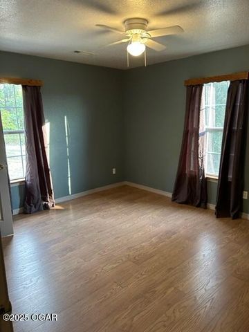 6045 Route K, Pineville, MO 64856