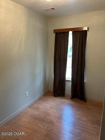 6045 Route K, Pineville, MO 64856