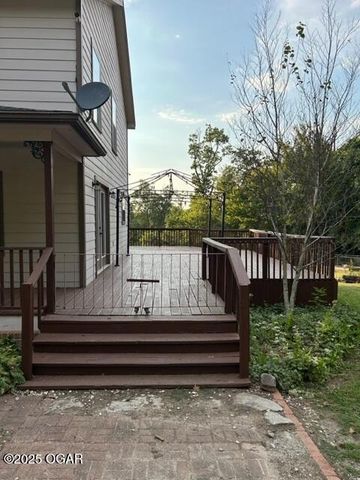 6045 Route K, Pineville, MO 64856