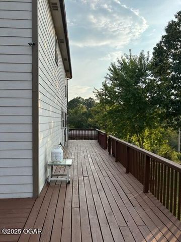 6045 Route K, Pineville, MO 64856