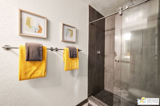 675 N Los Felices Circle J-202, Palm Springs, CA 92262