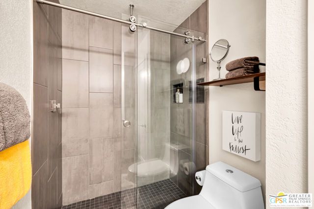 675 N Los Felices Circle J-202, Palm Springs, CA 92262