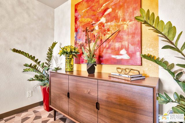 675 N Los Felices Circle J-202, Palm Springs, CA 92262
