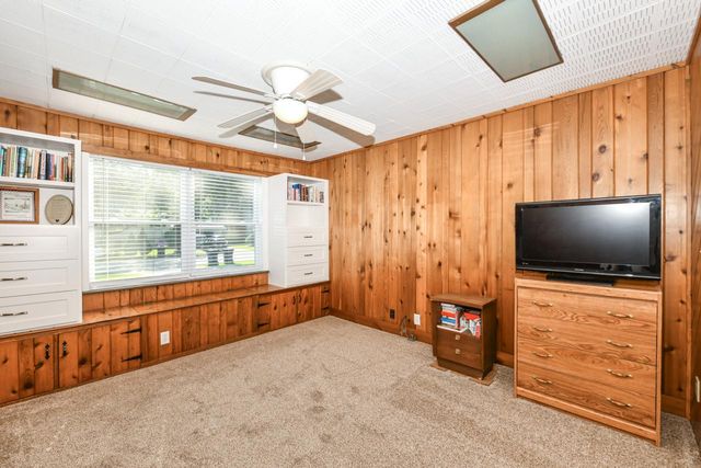28 N Spencer STREET, Elkhorn, WI 53121
