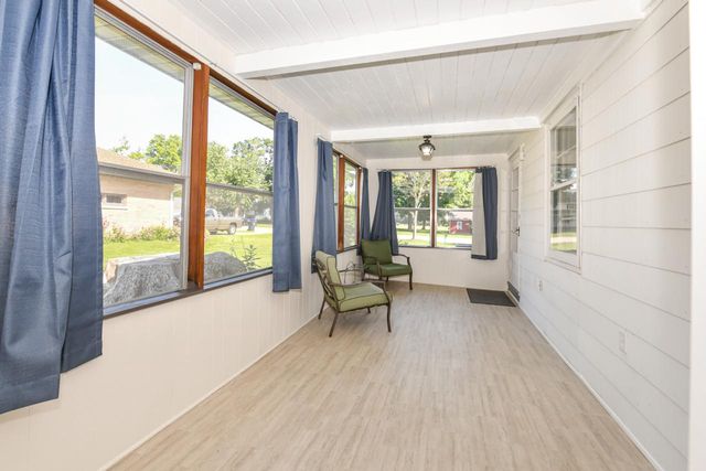 28 N Spencer STREET, Elkhorn, WI 53121