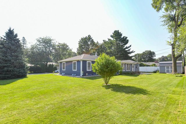 28 N Spencer STREET, Elkhorn, WI 53121