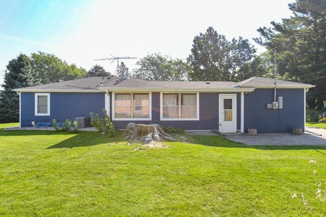 28 N Spencer STREET, Elkhorn, WI 53121