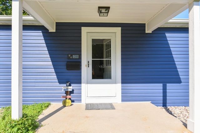 28 N Spencer STREET, Elkhorn, WI 53121