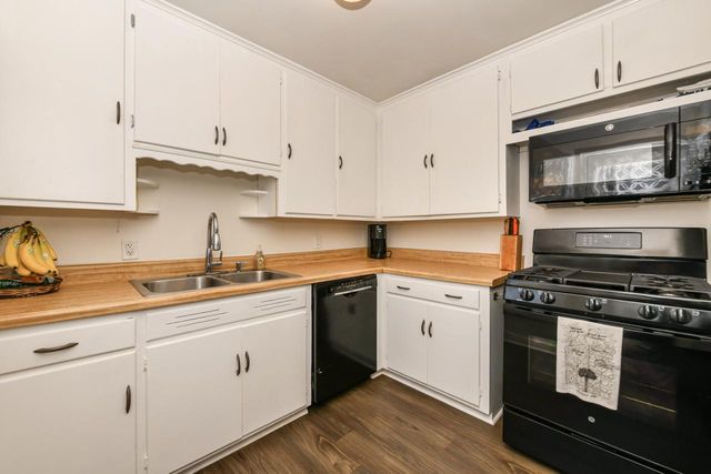 28 N Spencer STREET, Elkhorn, WI 53121