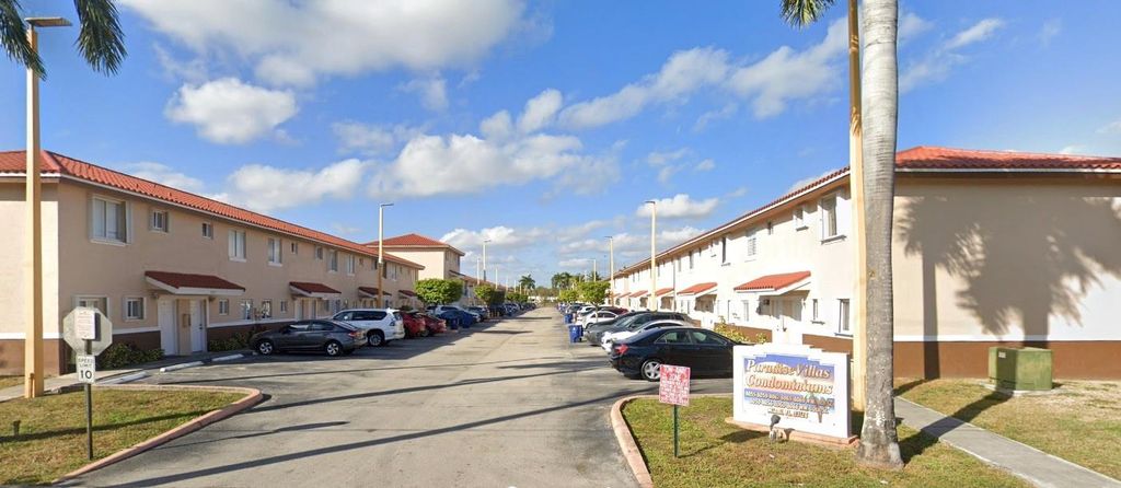 8055 NW 8th St 4, Miami, FL 33126