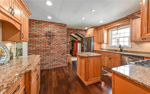 656 Bairdford Rd, West Deer, PA 15044