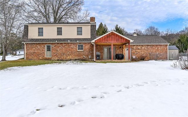 656 Bairdford Rd, West Deer, PA 15044