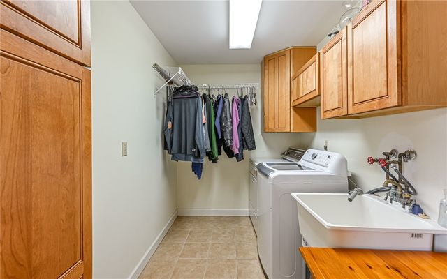 656 Bairdford Rd, West Deer, PA 15044