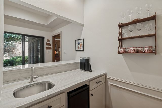 7215 Lane Park Drive, Dallas, TX 75225