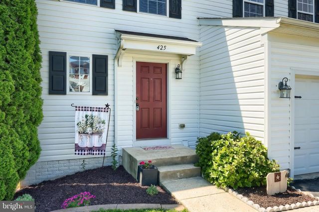 425 LAKEVIEW DR, Spring Grove, PA 17362