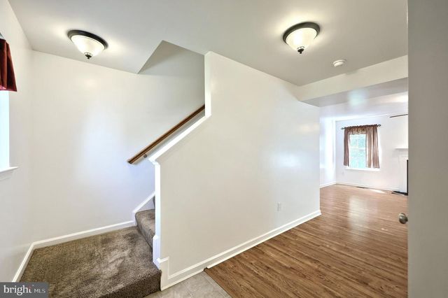 425 LAKEVIEW DR, Spring Grove, PA 17362