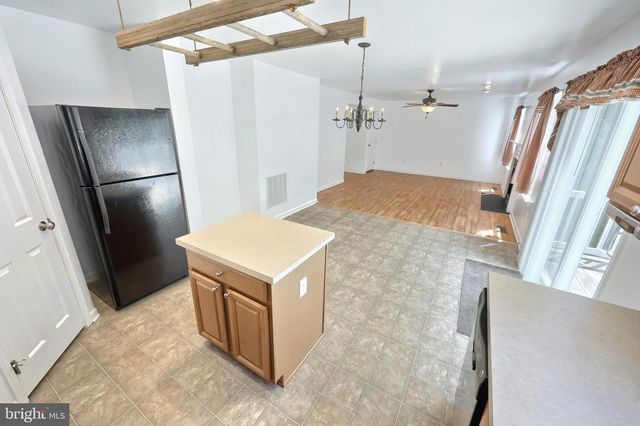 425 LAKEVIEW DR, Spring Grove, PA 17362