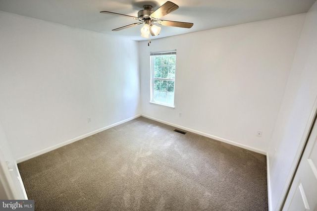 425 LAKEVIEW DR, Spring Grove, PA 17362