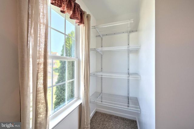 425 LAKEVIEW DR, Spring Grove, PA 17362
