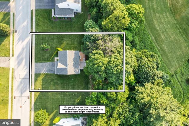 425 LAKEVIEW DR, Spring Grove, PA 17362