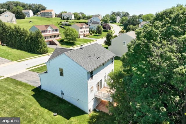 425 LAKEVIEW DR, Spring Grove, PA 17362