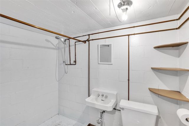 180 Bonnie View Dr, Pine Twp, PA 15090