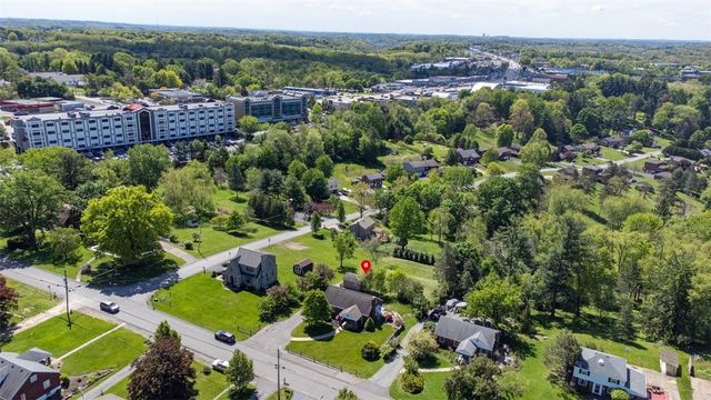 180 Bonnie View Dr, Pine Twp, PA 15090