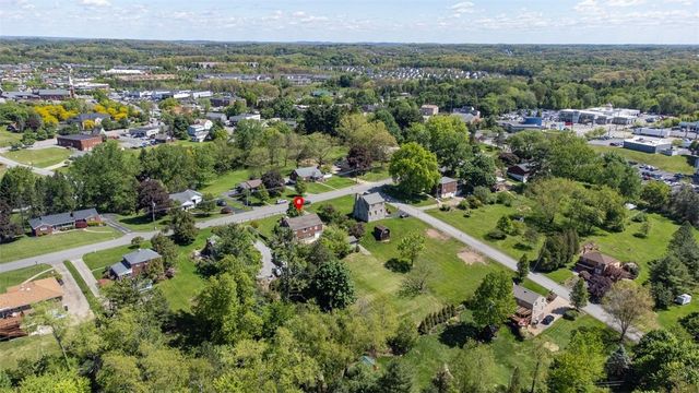 180 Bonnie View Dr, Pine Twp, PA 15090