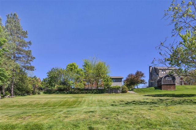 180 Bonnie View Dr, Pine Twp, PA 15090