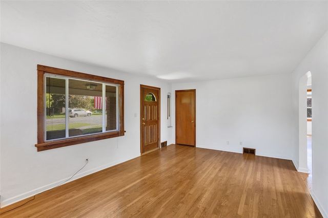 180 Bonnie View Dr, Pine Twp, PA 15090