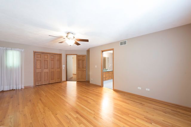 1417 April Lane, Winthrop Harbor, IL 60096
