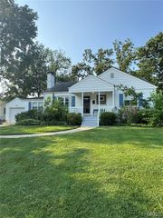 526 Cannonbury Drive, Webster Groves, MO 63119