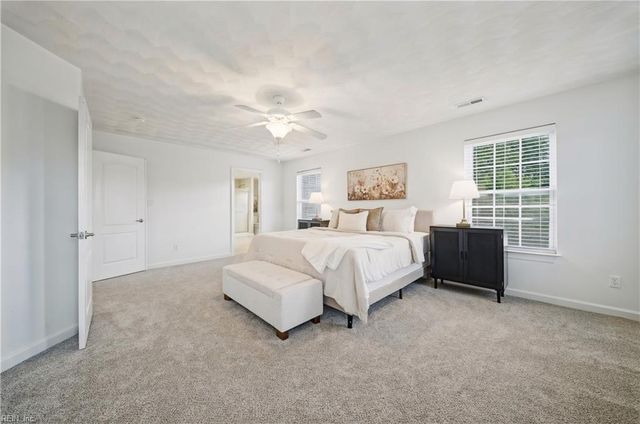 145 Sinclair LN, Chesapeake, VA 23322