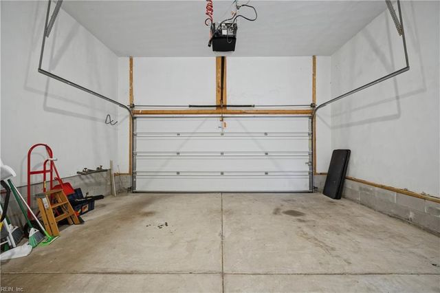 145 Sinclair LN, Chesapeake, VA 23322