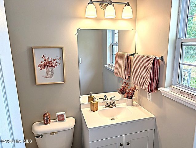 114 Live Oak Court, Midway Park, NC 28544