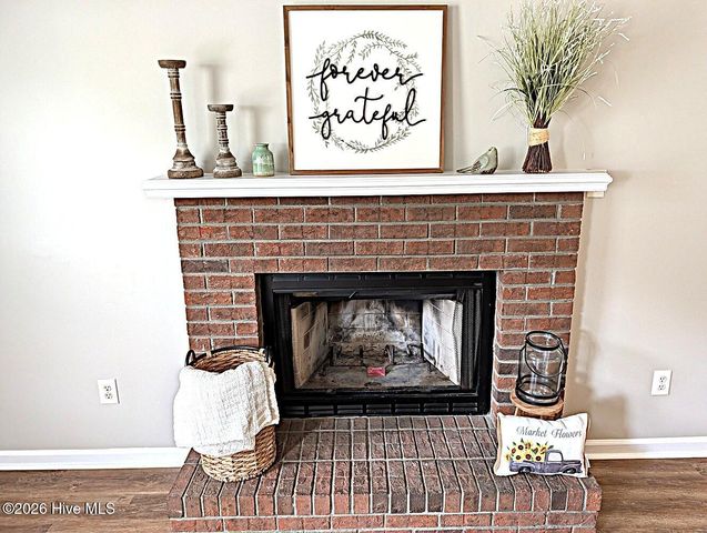 114 Live Oak Court, Midway Park, NC 28544