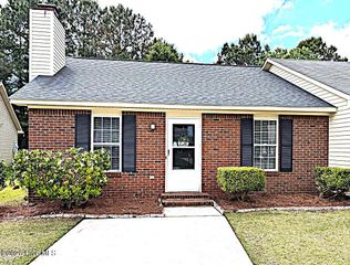 114 Live Oak Court, Midway Park, NC 28544