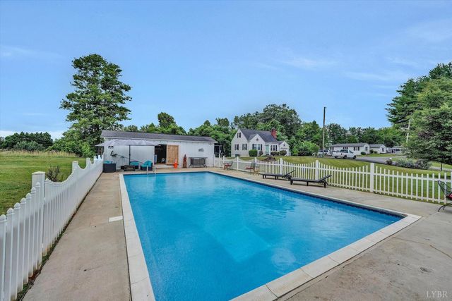 65 Windsor, Rocky Mount, VA 24151