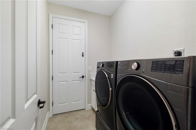 28591 Westmeath CT, Bonita Springs, FL 34135