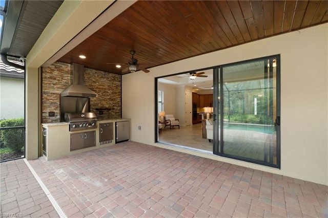 28591 Westmeath CT, Bonita Springs, FL 34135