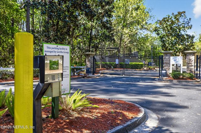 6087 MAGGIES Circle 106, Jacksonville, FL 32244