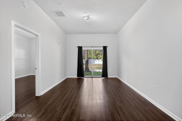 6087 MAGGIES Circle 106, Jacksonville, FL 32244