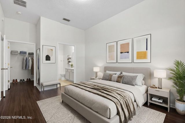 6087 MAGGIES Circle 106, Jacksonville, FL 32244