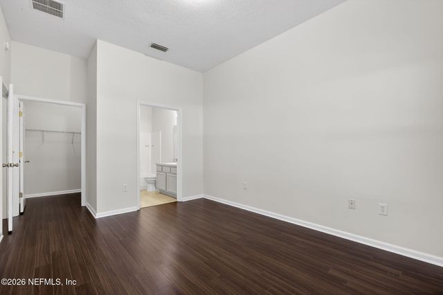 6087 MAGGIES Circle 106, Jacksonville, FL 32244