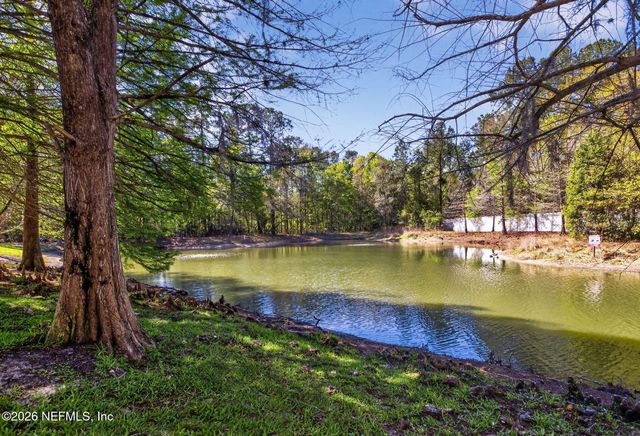 6087 MAGGIES Circle 106, Jacksonville, FL 32244