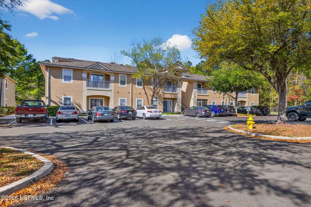 6087 MAGGIES Circle 106, Jacksonville, FL 32244