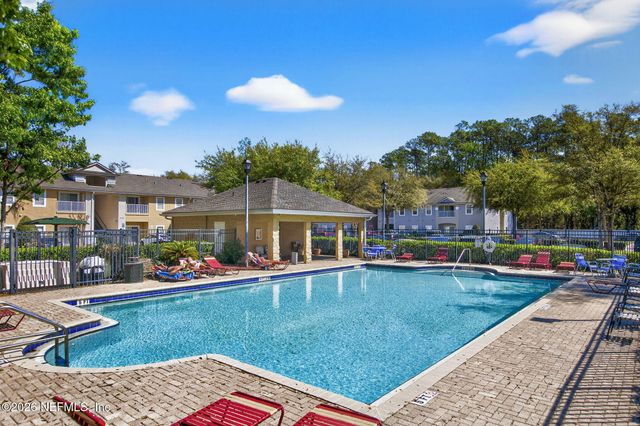 6087 MAGGIES Circle 106, Jacksonville, FL 32244